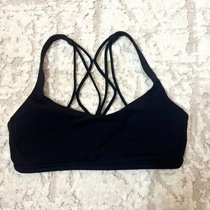 black lululemon sports bra